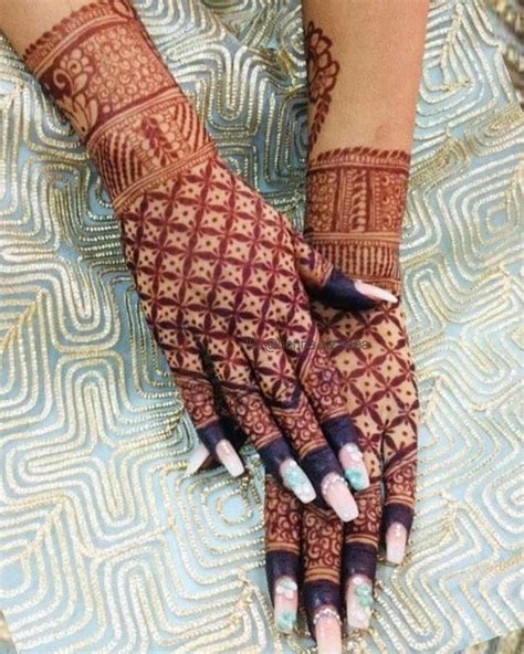 Mehndi ki dejain photo zoomphoto.sheila barbosa🇬🇼🇨🇻🇵🇹 photographer www.cherrydeck.com/zoomphoto4u dm for bookings wedding party/events fashion /marketing bump/baby www.zoomphotography.biz. Best & latest mehndi Dizain Collection Images to try in 2020 | Weddingbels