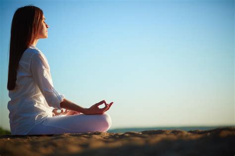 Como a prática de Yoga ajuda a controlar a ansiedade Namu