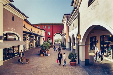 Book online, pay at the hotel. Franciacorta Outlet Village (Rodengo Saiano, Italien ...