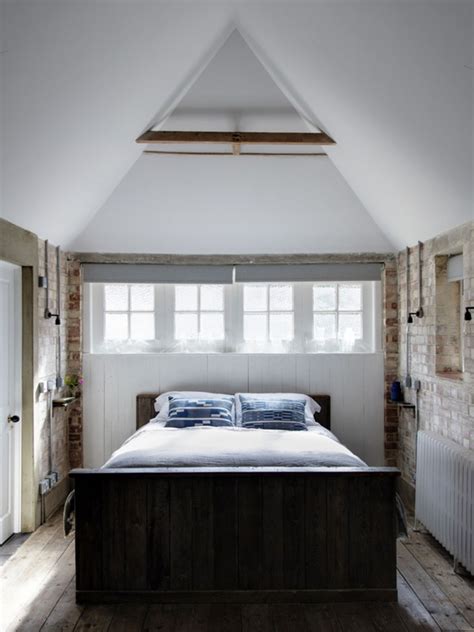 It will need to be fitted with air conditioning or a window that can be opened to keep it fresh, though. 20 Best Garage Remodel Ideas To Be Amazing Room | Convert ...