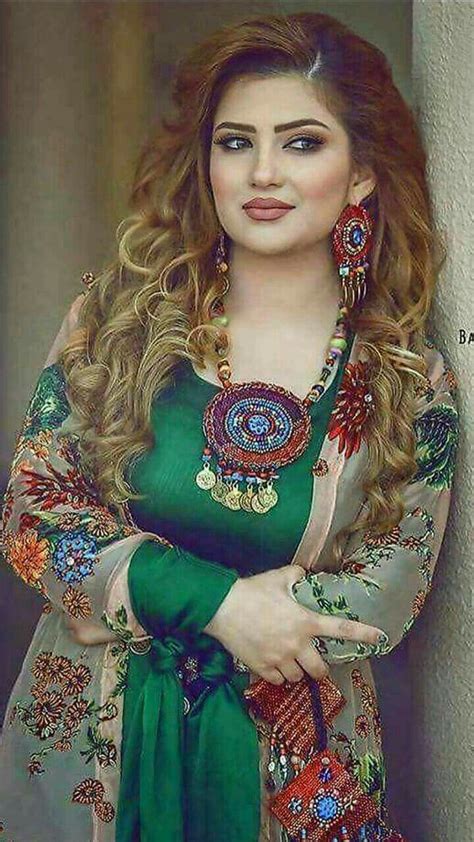She was crowned as miss world in 1994. Pin on darky