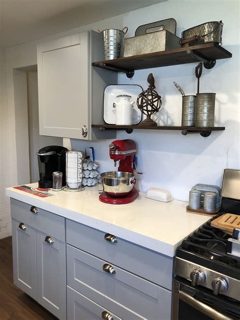 Our white concrete countertops are very beautiful and seem to have a personality of their own. Pin by Bridgette Suzette on White concrete countertops using Z counterforms | White concrete ...