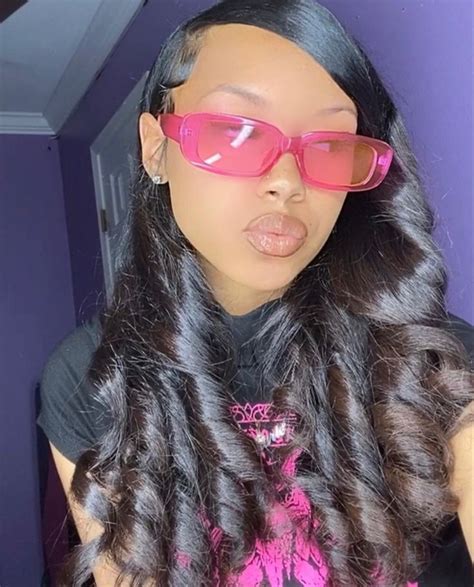 Pin By ⠀ ⠀jai ♱ On Bad Dons In 2020 Mirrored Sunglasses Women Baddie Hairstyles Cute Glasses