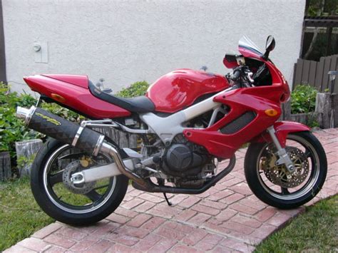 Two very different honda motorcycles are commonly referred to as the superhawk in various parts of the world. 1998 Honda VTR1000 Superhawk Super Hawk