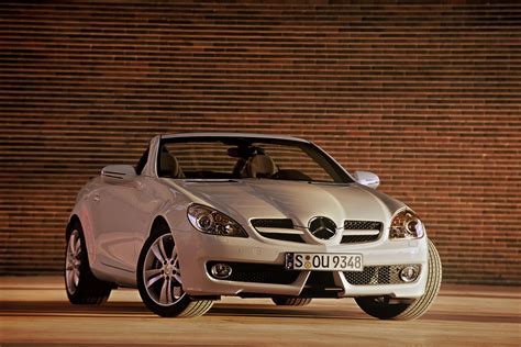 It was released in 1996 and had since been built at the mercedes plant in bremen, germany, until the end of production in 2020. 2008 Mercedes SLK-Class Review - Top Speed