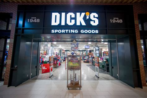 these 10 retailers are in expansion mode here s who is opening new stores market trading