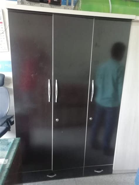 3 Doors Fancy Wooden Wardrobe At Rs 630sq Ft In Amravati Id 26021327730