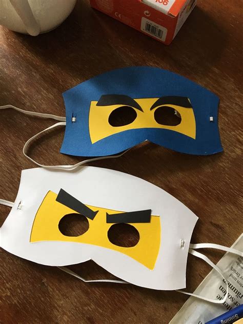 Wenn ihr keinen einladungstext schreiben. Ninjago Masken aus Pappe (mit Bildern) | Ninja geburtstag, Ninjago maske, Lego geburtstagsparty