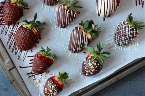 How To Make Valentines Day Chocolate Dipped Strawberries Recipe