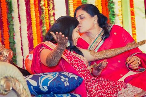 10 Beautiful And Touching Moments Every Indian Wedding Album Must Have