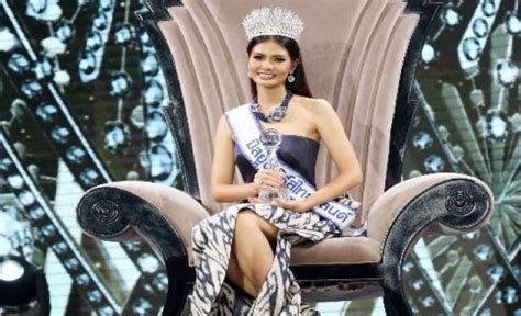 มงฯ ลงสาวงาม เม็กซิโก ซิวมิสยูนิเวิร์ส 2020 ด้าน อแมนด้า ทำได้ดีที่สุดเข้ารอบลึก 10 คนสุดท้าย ฮือฮา มิสยูนิเวิร์ส เมียนมา คว้าชุดประจำชาติ. 'น้ำตาล' เตรียมรำแก้บน หลังได้รับมิสยูนิเวิร์สไทยแลนด์2016