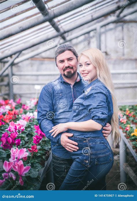Pregnant Woman With Her Husband Stock Image Image Of Nature Grass 141475907