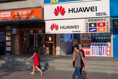 China Suggests Trump Switch To Huawei After Reports Of Iphone Tapping