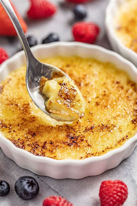 Easy Classic Crème Brûlée Recipe in 2020 Yummy food dessert