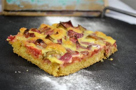 Leckerer Rhabarberkuchen aus dem Hauswirtschaftsunterricht