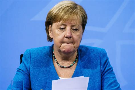Merkels Bloc Drops For Second Straight Week In German Poll Bloomberg