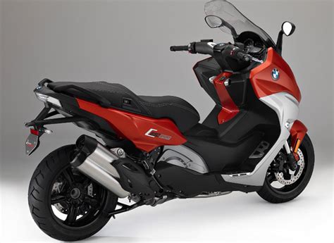 Its stylish and sleek silhouette emphasizes its elegant character. 重車檔案 BMW C 650 Sport / C 650 GT