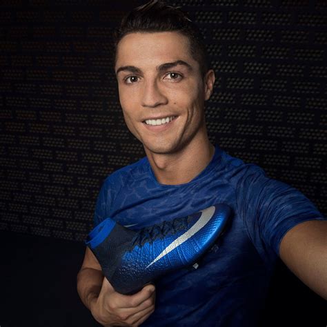 With dolores aveiro, hugo aveiro, georgie bingham, adrian clarke. Cristiano Ronaldo Profile Pics - Whatsapp Images