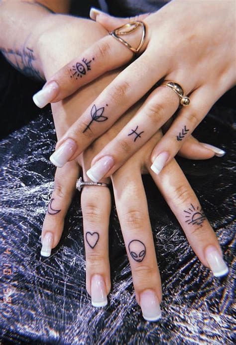 Meaningful Tiny Finger Tattoo Ideas Every Woman Eager To Paint