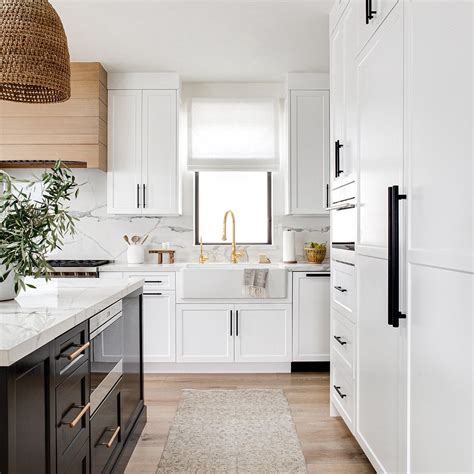 13 Kitchens That Prove White Cabinets Are A Forever Fave
