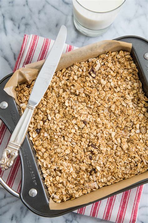 These easy chocolate oatmeal bars are thick, chewy, and require no baking! Recipe: No-Bake Sunflower Oat Bars | Kitchn