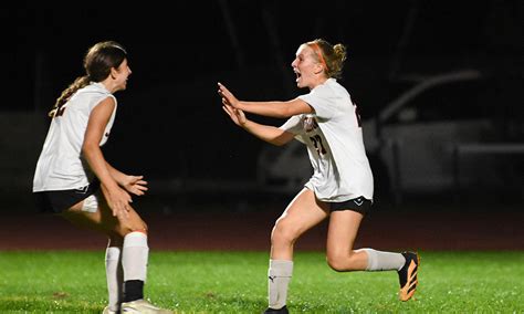 Stoughton Girls Soccer Survives Frantic Second Half To Beat Sharon