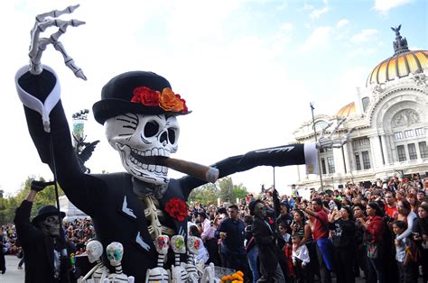 We did not find results for: Zombies, Hollywood invade Mexico's Day of the Dead - CBS News