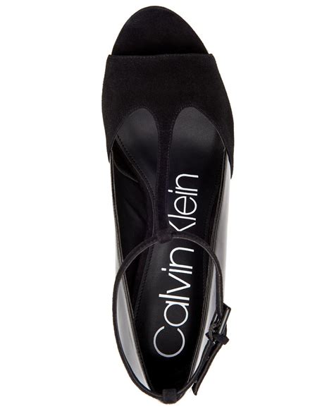 Calvin Klein Womens Nicolette Peep Toe T Strap Classic Pumps Black