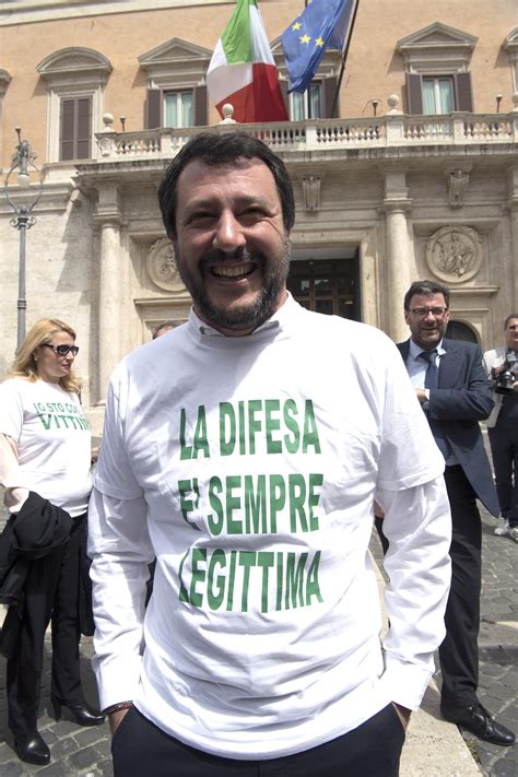 Dietro la legittima difesa c è l accordo tra Salvini e la lobby delle