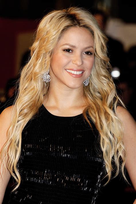 شاكيرا إيزابيل مبارك ريبول )‎‎; France - Monde | Shakira a eu un deuxième bébé!