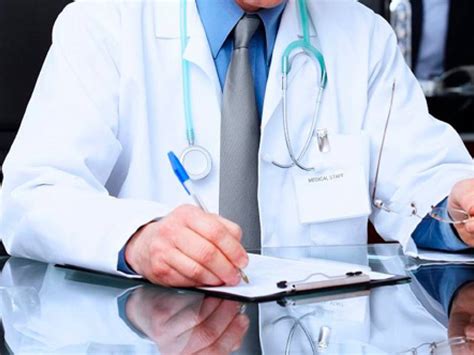 Medici di base in ferie senza sostituto: "11 milioni senza cure