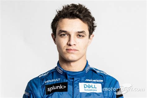 Temporarayayrly full time streamer, drives in formula 1 every now and then too. Lando Norris profielpagina - Bio, nieuws, foto's en video's