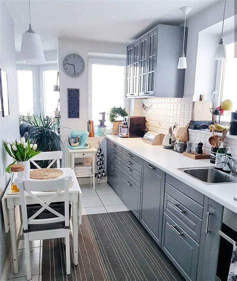 Desain ruang makan yang bergaya dan kecil sangat sabar. Solusi Rumah Kecil: Desain Ruang Makan & Dapur Jadi 1