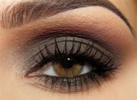 Hazel eyes are double trouble. Urdu Gharana: How To Do Eye Makeup For Hazel Eyes