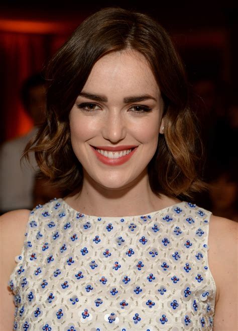 Elizabeth Henstridge Picture