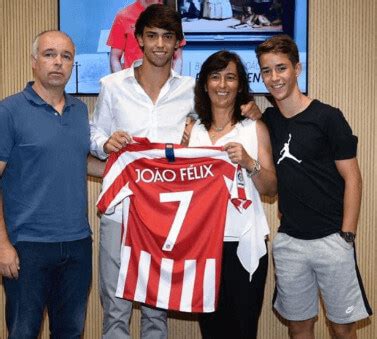 João félix (20 years old) has gone viral on social networks this friday after an after leaking the messages, the footballer's girlfriend, magui corceiro, has erased all traces of his relationship on his. Joao Felix Girlfriend : sport news Atletico Madrid 2-1 ...