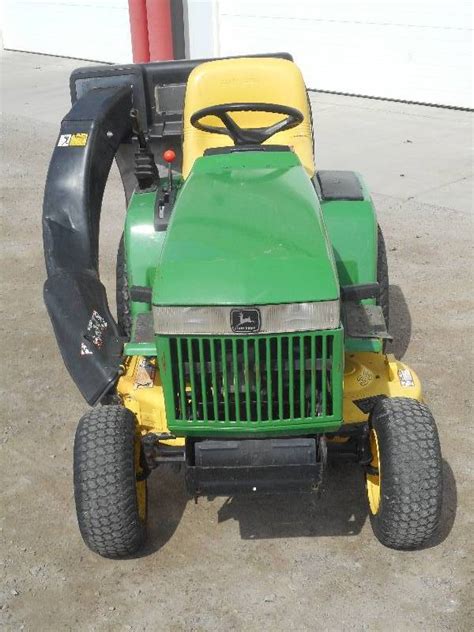 John Deere 240 Lawn Tractor With Collection System Le April