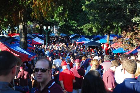 People People Everywhere The Grove At Ole Miss Ole Miss