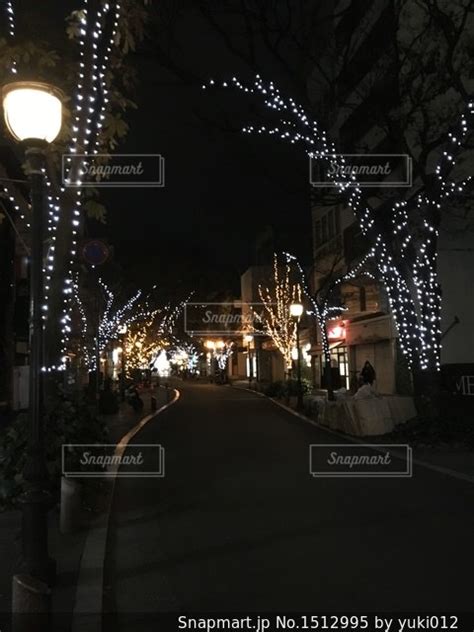 夜のライトアップされた街の写真・画像素材 1512995 Snapmart（スナップマート）