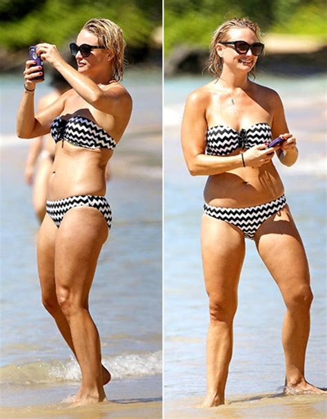 Smokin Miranda Lambert Sizzles In A Bikini In Hawaii Pictures Bikiniler Klasik M Zik Ve M Zik