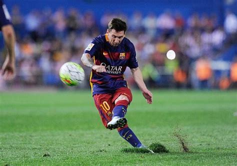 Free Kick Maestro Messi Equals Koemans Mark At Barcelona Rediff Sports