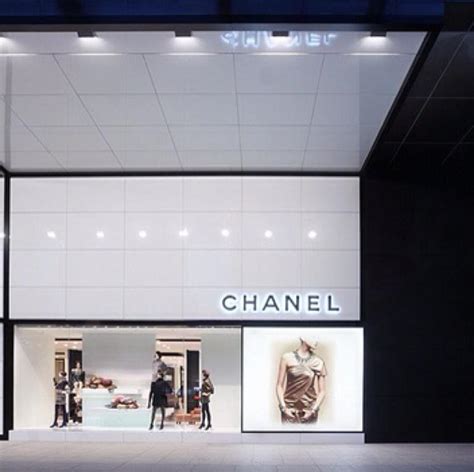 There are oodles of chanel boutiques through these countries, and the list below will help you find the closest location near you. Chanel KLCC, Kuala Lumpur, Malaysia - Chanel flagship ...