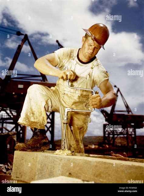 Posed Construction Worker S Hi Res Stock Photography And Images Alamy