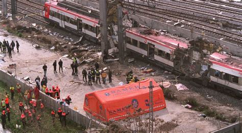 El 11 de marzo de hace quince años un grupo de terroristas sembró de mochilas bomba cuatro trenes de cercanías que iban de guadalajara y alcalá de henares a madrid. Viaje al horror del 11-M quince años después | España | EL ...