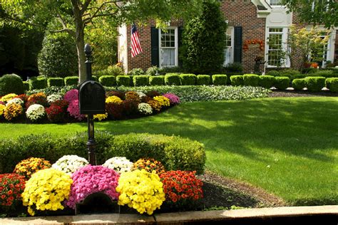Showcase A Beautiful Fall Garden With Simple Landscaping Ideas Natural Tendencies Landscaping