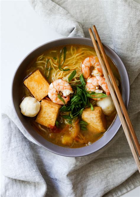 Tomato Noodle Soup — Eat Cho Food