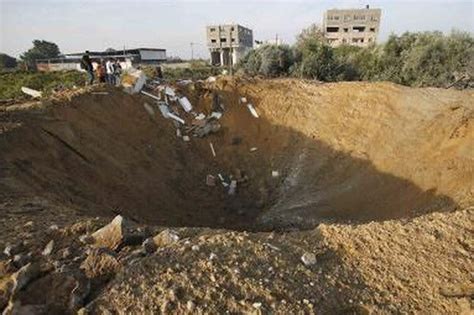 Người palestine đụng độ quân israel ở jerusalem. Israel không kích các mục tiêu của Hamas trên Dải Gaza | VTV.VN