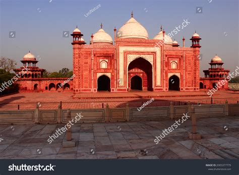 Monuments Inside Taj Mahal Complex Agra Stock Photo 2005377779