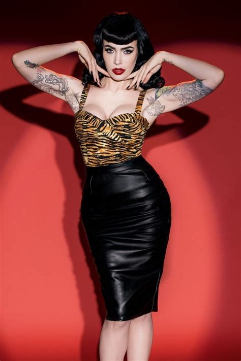 50s deadly dames curves skirt in black faux leather