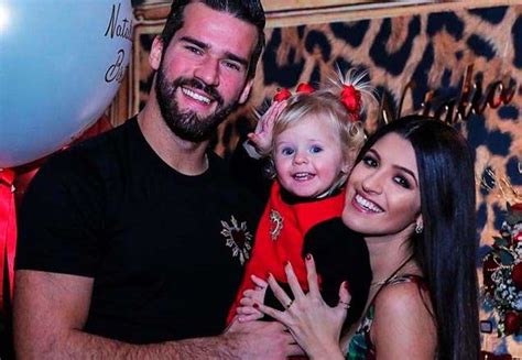 Alisson Becker Comemora O Nascimento Do Segundo Filho Sbt